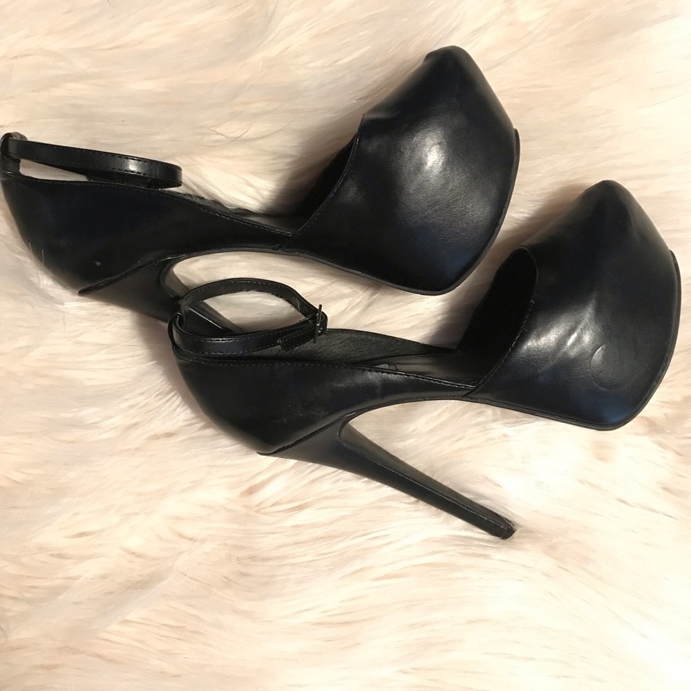 Steve Madden pump